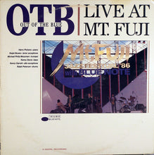 Laden Sie das Bild in den Galerie-Viewer, Out Of The Blue (3) : Live At Mt. Fuji (LP, Album)
