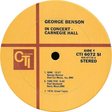 Laden Sie das Bild in den Galerie-Viewer, George Benson : In Concert - Carnegie Hall (LP, Album, RE)
