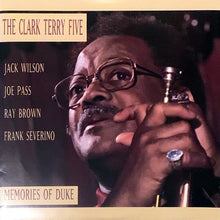 Laden Sie das Bild in den Galerie-Viewer, The Clark Terry Five : Memories Of Duke (LP, Album, RE)
