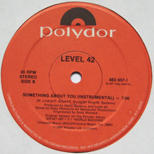 Laden Sie das Bild in den Galerie-Viewer, Level 42 : Something About You Remix (12&quot;)
