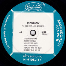 Laden Sie das Bild in den Galerie-Viewer, Pee Wee Hunt And His Dixieland Band / Pee Wee Russell And His Dixie Band : Dixieland (LP, Album, Mono)
