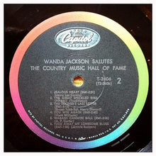 Charger l&#39;image dans la galerie, Wanda Jackson : Wanda Jackson Salutes The Country Music Hall Of Fame (LP, Album, Mono, Scr)
