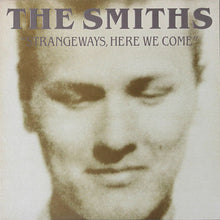 Laden Sie das Bild in den Galerie-Viewer, The Smiths : Strangeways, Here We Come (LP, Album, RE, RM)
