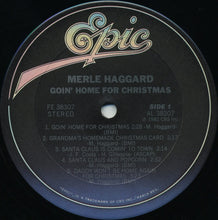 Laden Sie das Bild in den Galerie-Viewer, Merle Haggard : Goin&#39; Home For Christmas (LP, Album)
