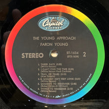 Laden Sie das Bild in den Galerie-Viewer, Faron Young : The Young Approach (LP, Album)
