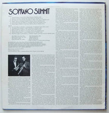 Laden Sie das Bild in den Galerie-Viewer, Bob Wilber &amp; Kenny Davern : Soprano Summit (LP, Album)
