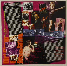 Laden Sie das Bild in den Galerie-Viewer, AC/DC : Dirty Deeds Done Dirt Cheap (LP, Album, RE, RM, 180)
