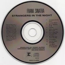 Laden Sie das Bild in den Galerie-Viewer, Frank Sinatra : Strangers In The Night (CD, Album, RE, RM)
