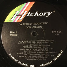 Laden Sie das Bild in den Galerie-Viewer, Don Gibson : A Perfect Mountain (LP, Album)
