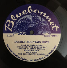 Charger l&#39;image dans la galerie, Double Mountain Boys : The Bluegrass Sounds of the Double Mountain Boys (LP, Album)
