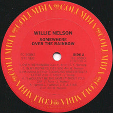 Laden Sie das Bild in den Galerie-Viewer, Willie Nelson : Somewhere Over The Rainbow (LP, Album, Ter)
