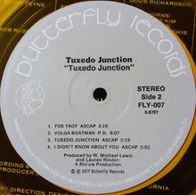 Laden Sie das Bild in den Galerie-Viewer, Tuxedo Junction : Tuxedo Junction (LP, Album, Ltd, Gol)
