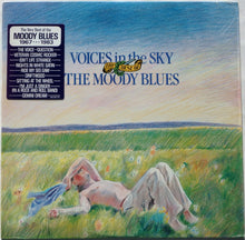 Laden Sie das Bild in den Galerie-Viewer, The Moody Blues : Voices In The Sky: The Best Of The Moody Blues (LP, Comp, 53)
