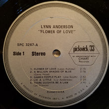 Laden Sie das Bild in den Galerie-Viewer, Lynn Anderson : Flower Of Love (LP, Album, Comp)
