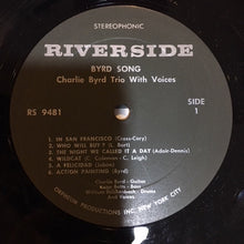 Laden Sie das Bild in den Galerie-Viewer, Charlie Byrd : Byrd Song: Charlie Byrd With Voices (LP)
