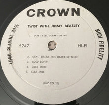 Laden Sie das Bild in den Galerie-Viewer, Jimmy Beasley : Twist With Jimmy Beasley (LP, Album)
