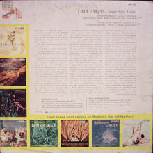 Laden Sie das Bild in den Galerie-Viewer, Chet Atkins : Finger Style Guitar (LP, Album, Mono, Ind)
