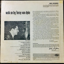 Laden Sie das Bild in den Galerie-Viewer, Leroy Van Dyke : Walk On By (LP, Album)
